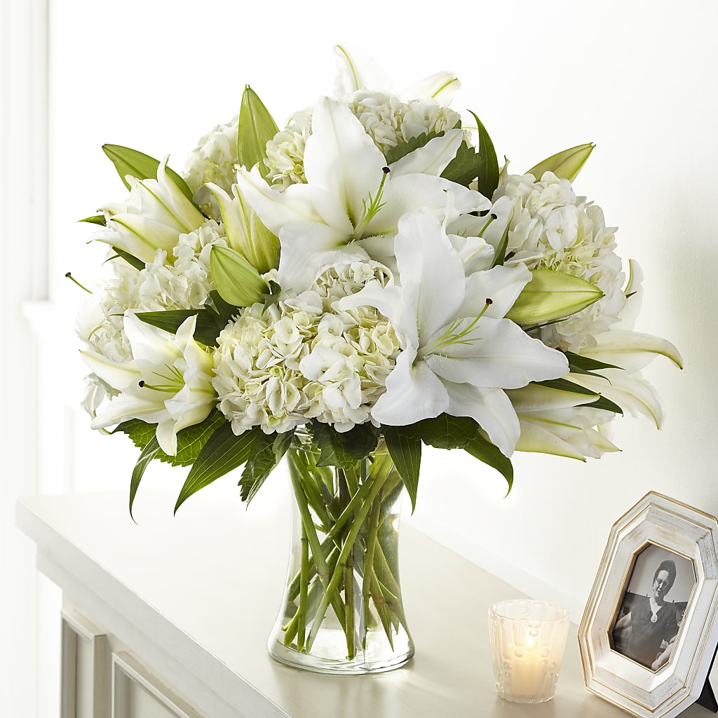 Compassionate Lily Bouquet – EUTAW ACCENT FLOWERS & GIFTS, Eutaw AL