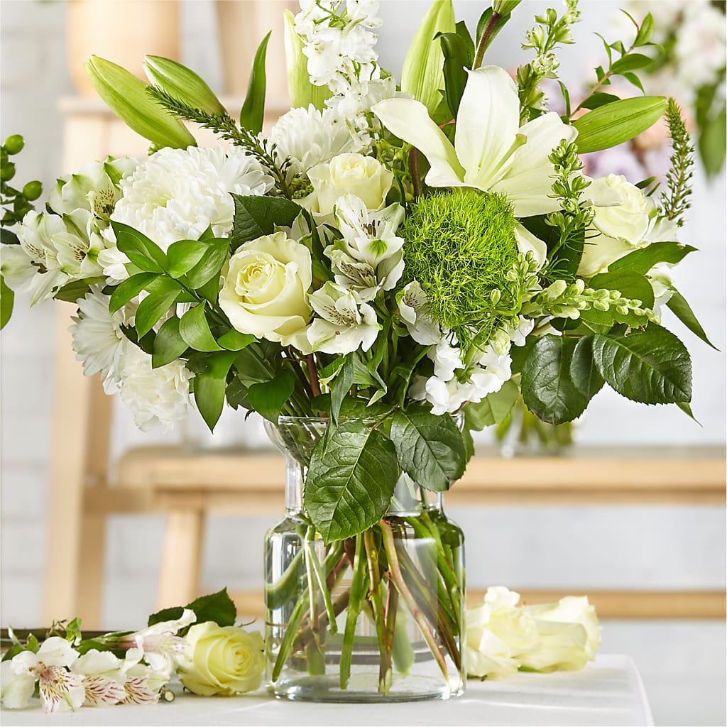 Classic Ivory – A Florist Original – EUTAW ACCENT FLOWERS & GIFTS, Eutaw AL