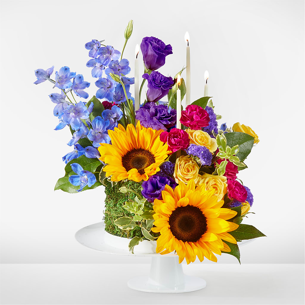 Star of the Day Floral Cake – EUTAW ACCENT FLOWERS & GIFTS, Eutaw AL