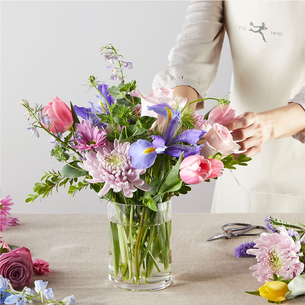 Pastel Tradition - A Florist Original – EUTAW ACCENT FLOWERS & GIFTS, Eutaw AL