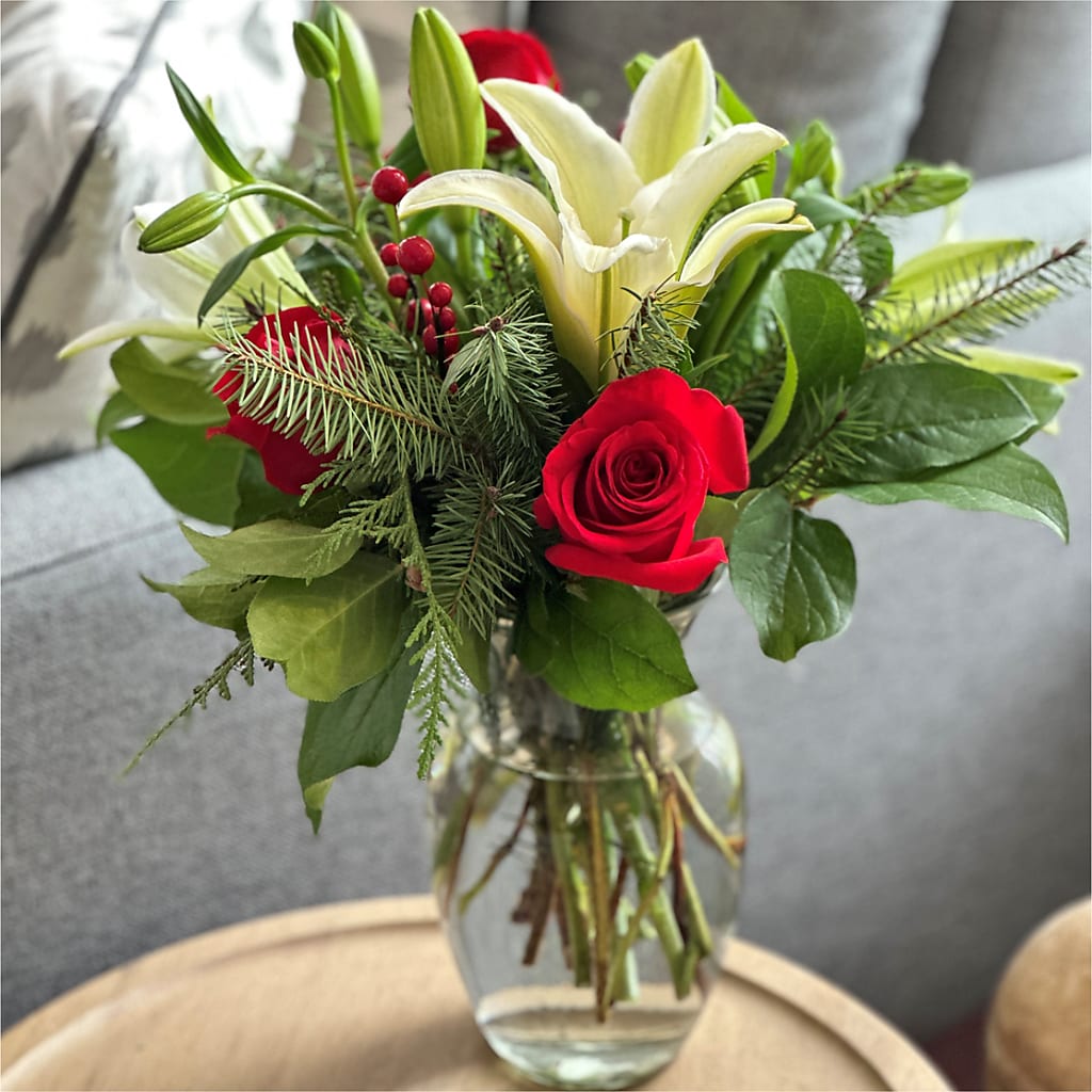 Sparkling Snowflakes Bouquet – EUTAW ACCENT FLOWERS & GIFTS, Eutaw AL