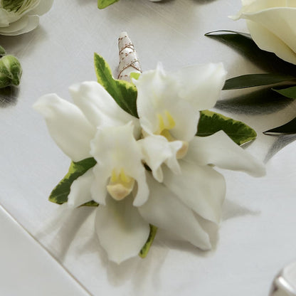 White Mini Cymbidium Boutonniere – EUTAW ACCENT FLOWERS & GIFTS, Eutaw AL